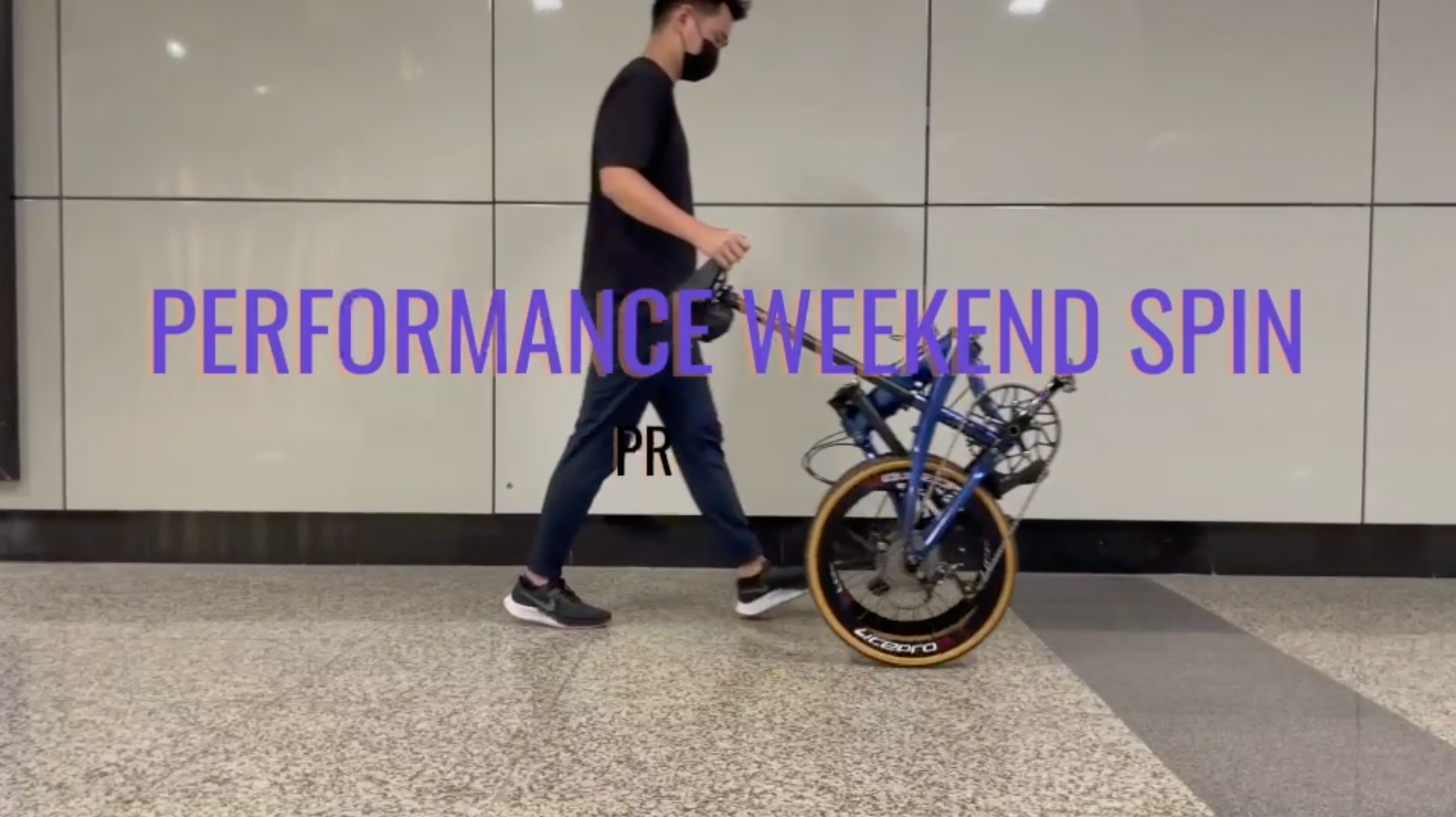 Load video: Foldable bicycles on MRT? No problem!